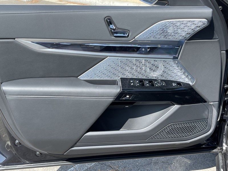 2023 BMW i7 xDrive60 in a Carbon Black Metallic exterior color and Blackinterior. SHELLY AUTOMOTIVE shellyautomotive.com 