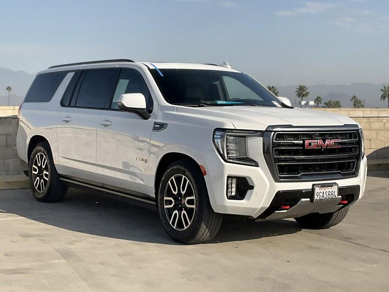 2023 GMC Yukon XL AT4Image 2