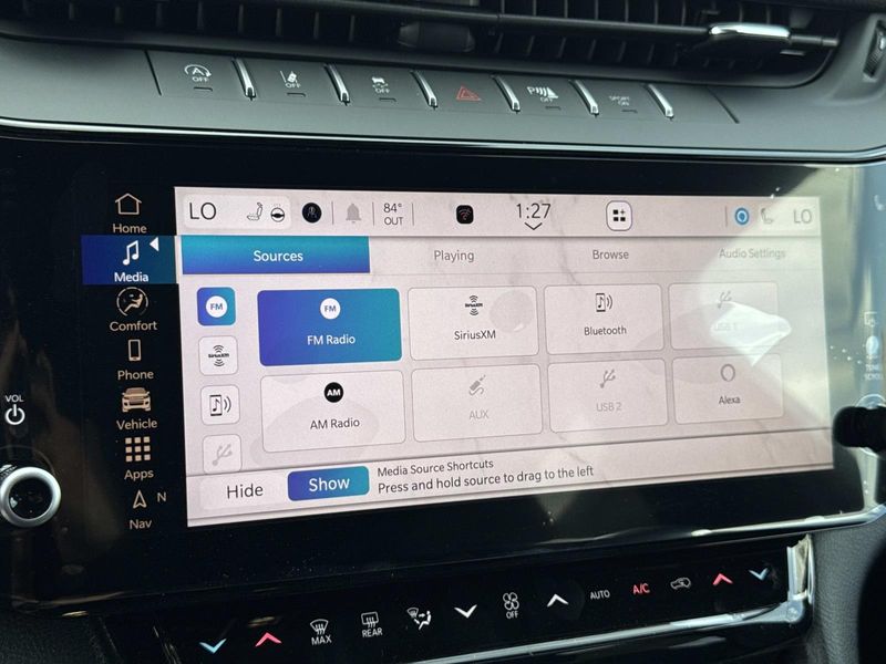 New 2026 Jeep Grand Cherokee Laredo Altitude 4x2