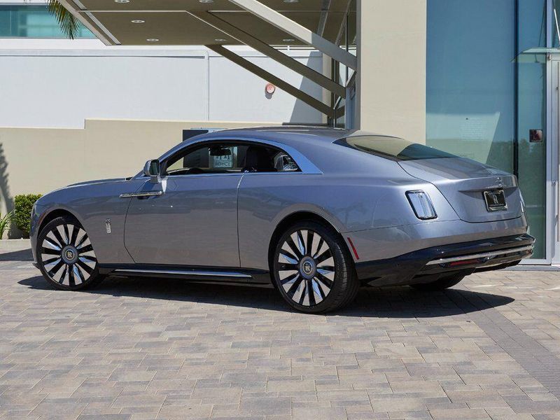 New 2025 Rolls-Royce Spectre Image 7