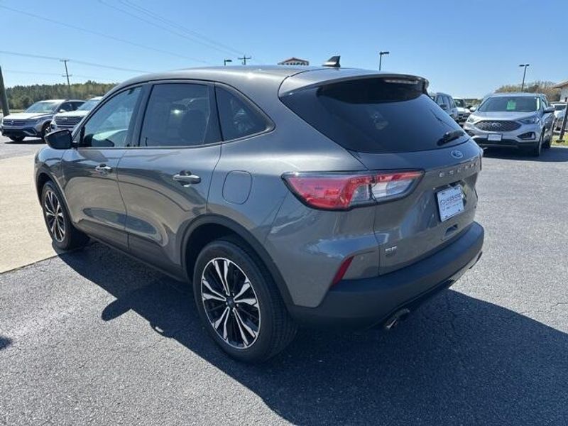 2022 Ford Escape SEImage 5