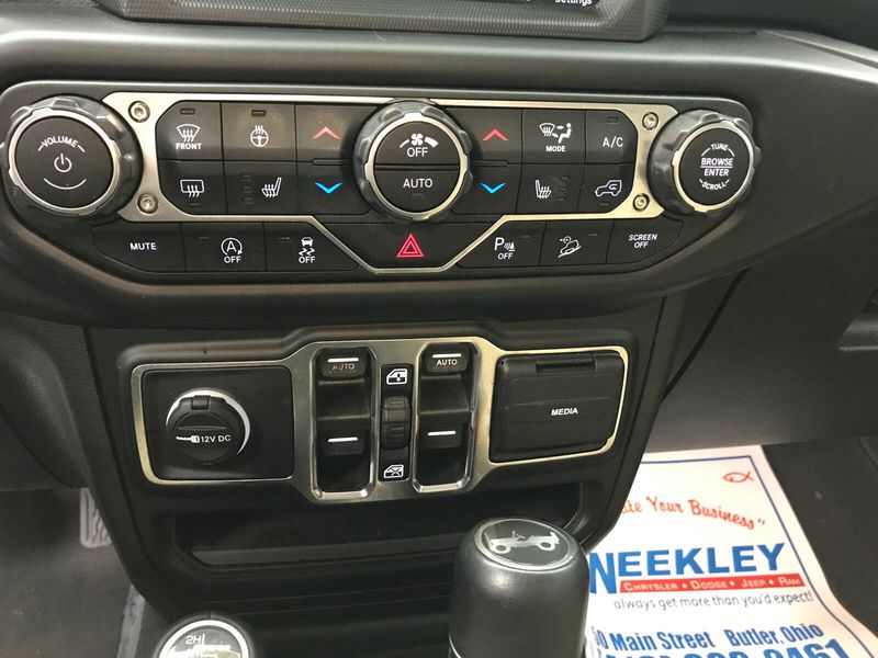 2019 Jeep Wrangler Unlimited SaharaImage 7