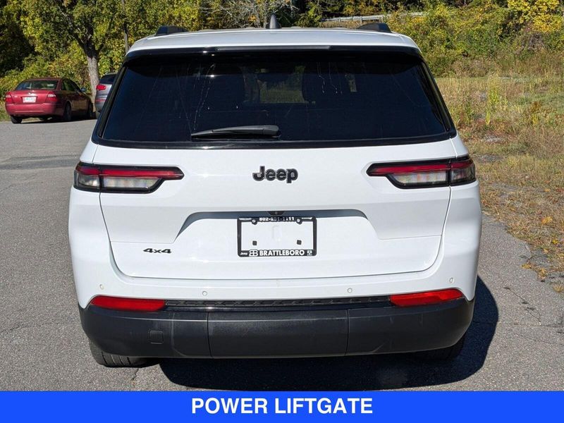 2023 Jeep Grand Cherokee Altitude photo 4