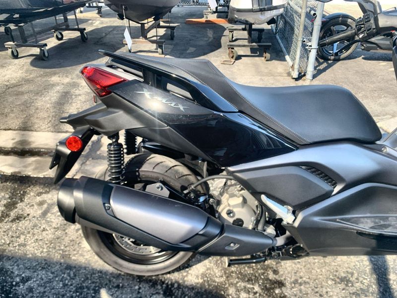 Used 2025 Yamaha Xmax Image 13