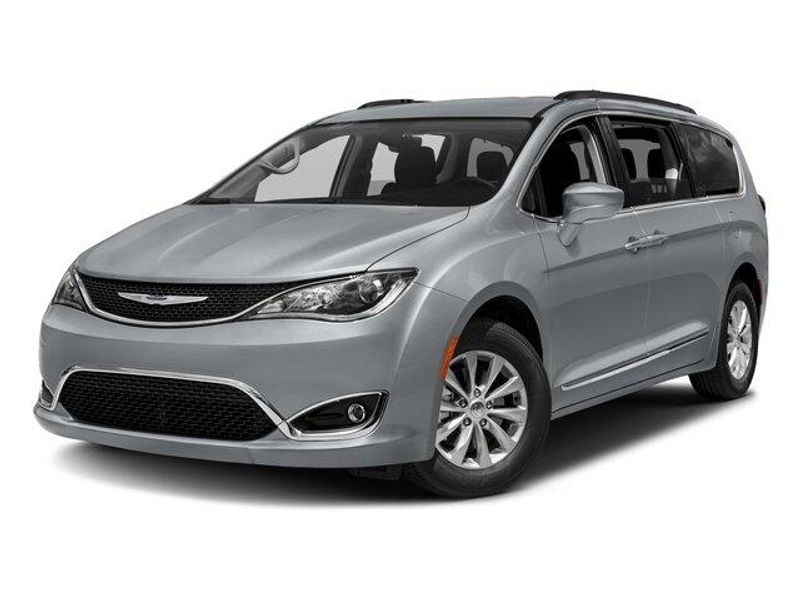 2017 Chrysler Pacifica Touring-L PlusImage 1