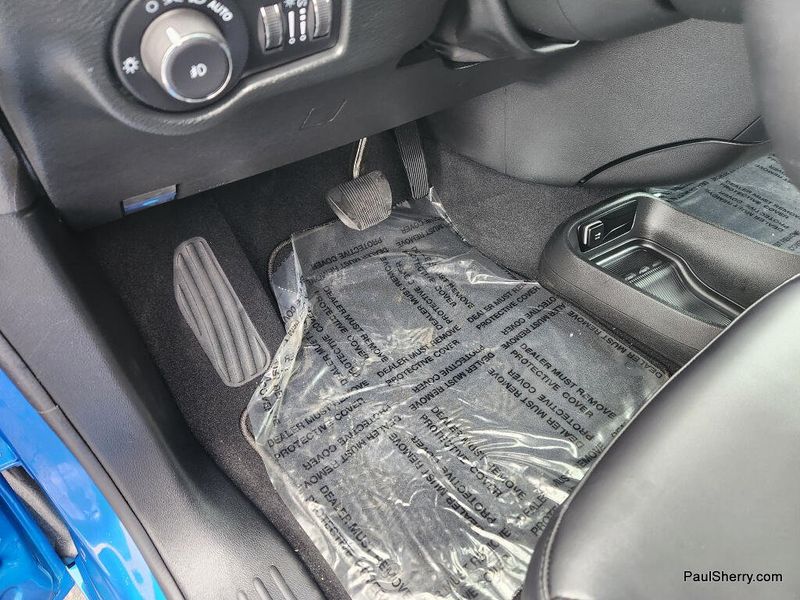 New 2026 Chrysler Pacifica Select