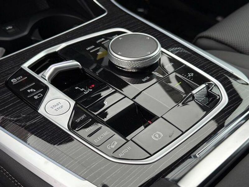 New 2026 BMW X5 xDrive50eImage 24