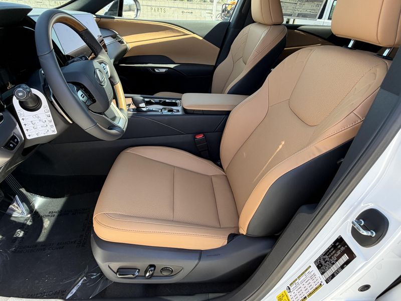 New 2026 Lexus RX 350 CP,DK,FZ,GN,KG,NW,PB,PJ,PM,2T,3J,87Image 19