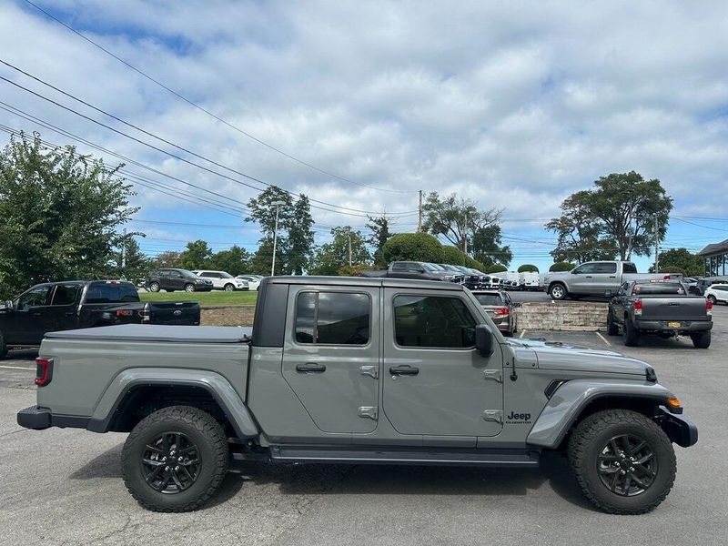 2021 Jeep Gladiator Sport photo 4