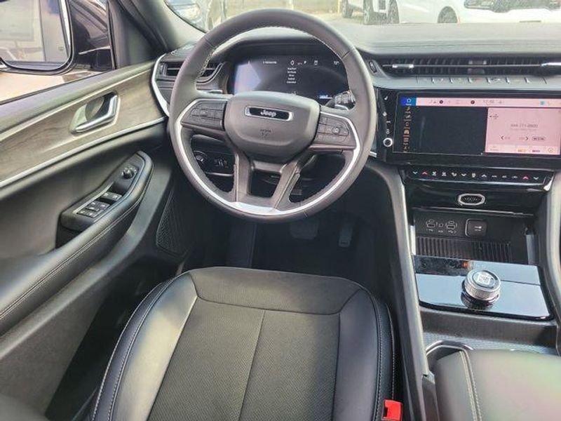 New 2026 Jeep Grand Cherokee Laredo