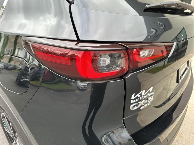 2023 Mazda CX-5 2.5 S Premium PackageImage 9