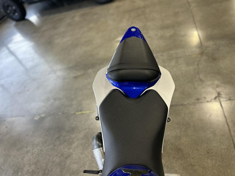 Used 2015 Yamaha YZF-R6 Image 16