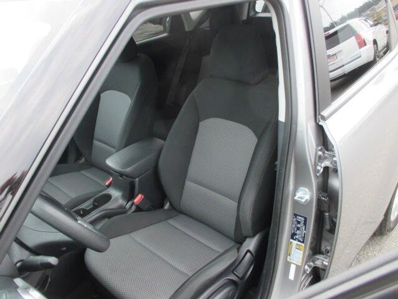Used 2023 Kia Soul LXImage 12