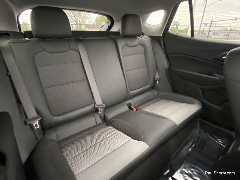 Used 2025 Chevrolet Trax LT