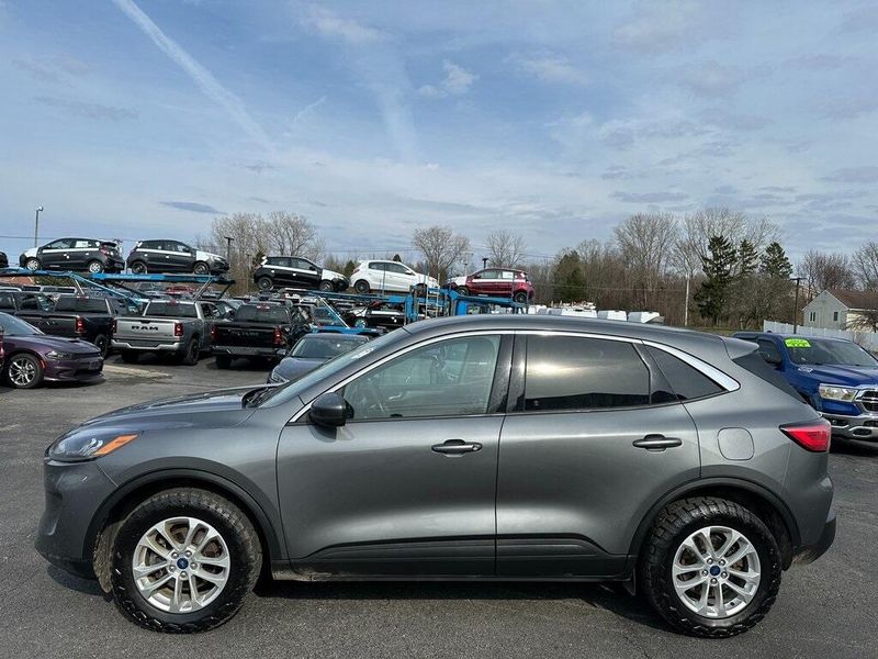 2021 Ford Escape SEImage 9