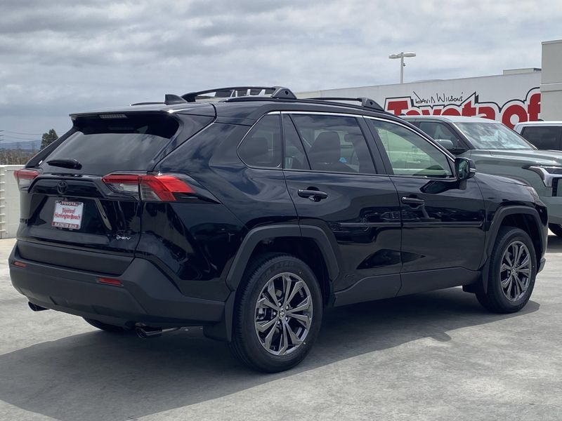 2025 Toyota RAV4 Hybrid XLE PremiumImage 3