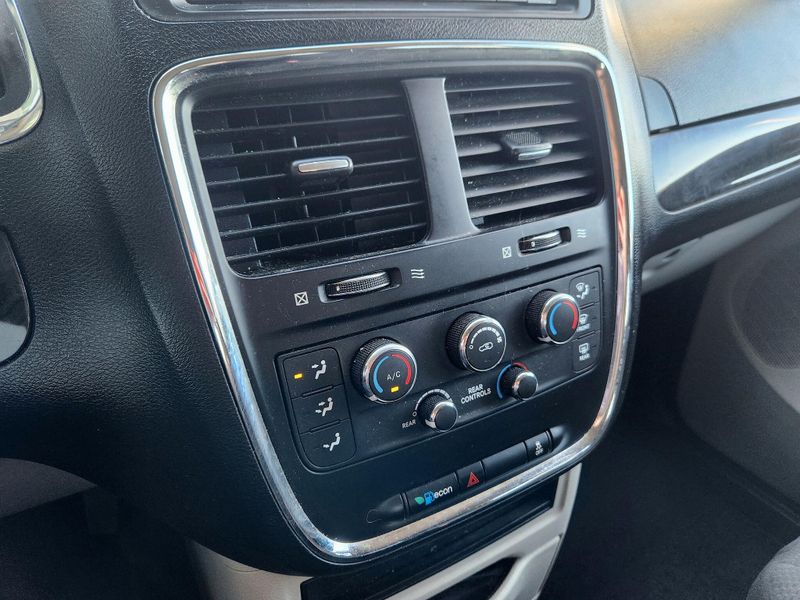 Used 2012 Dodge Grand Caravan SE