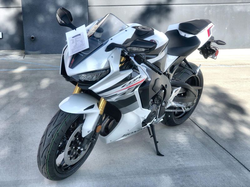 New 2027 Honda CBR1000RR ABS Image 13