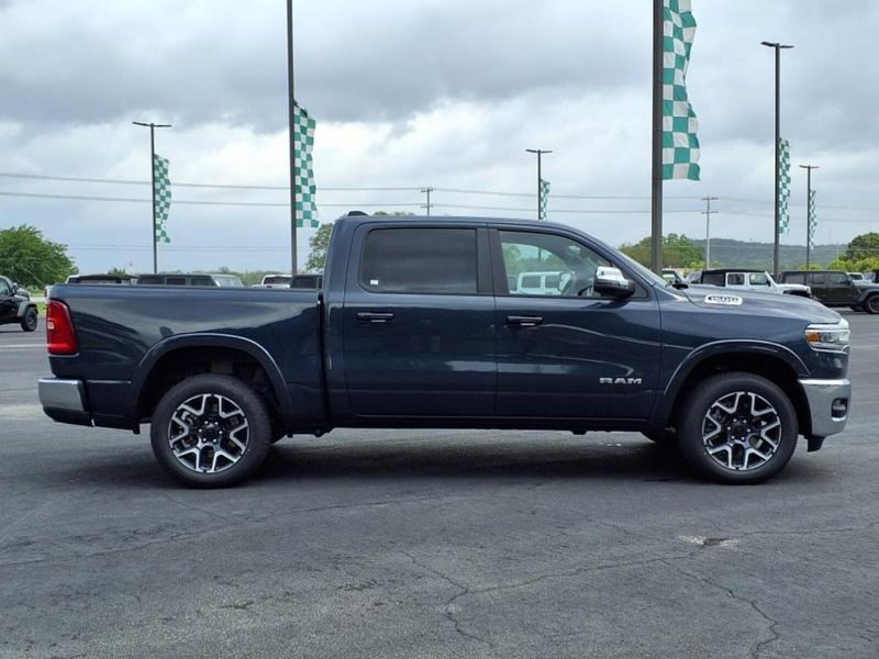 2025 Ram 1500 Laramie photo 3