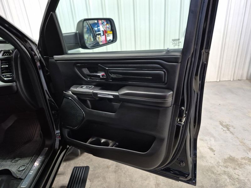 2023 RAM 1500 LimitedImage 12