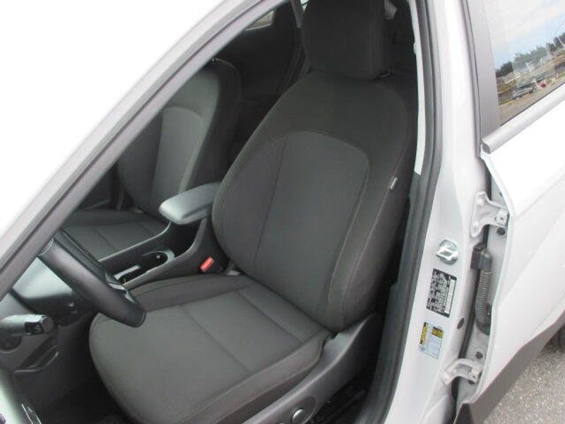 Used 2024 Hyundai Kona SELImage 13