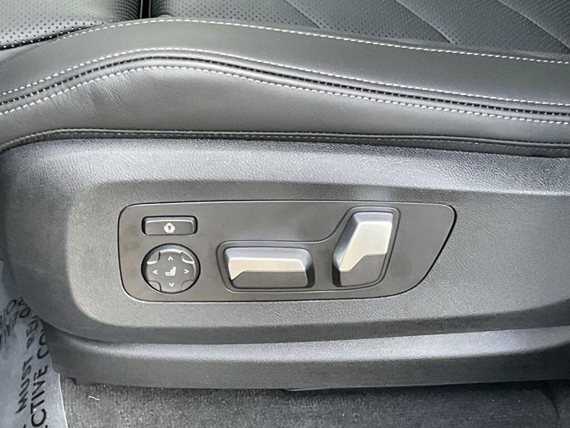 2025 BMW X5 xDrive50eImage 20