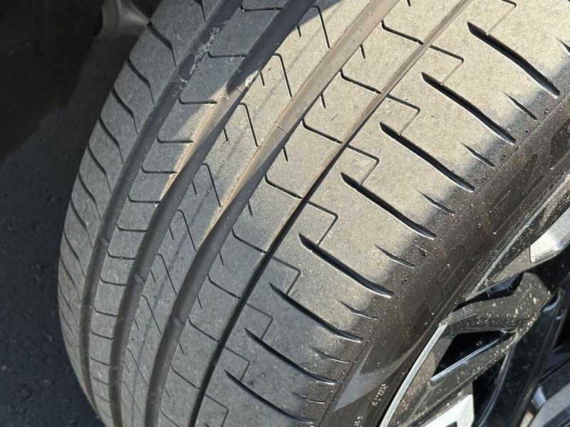 Used 2025 BMW iX xDrive50Image 18