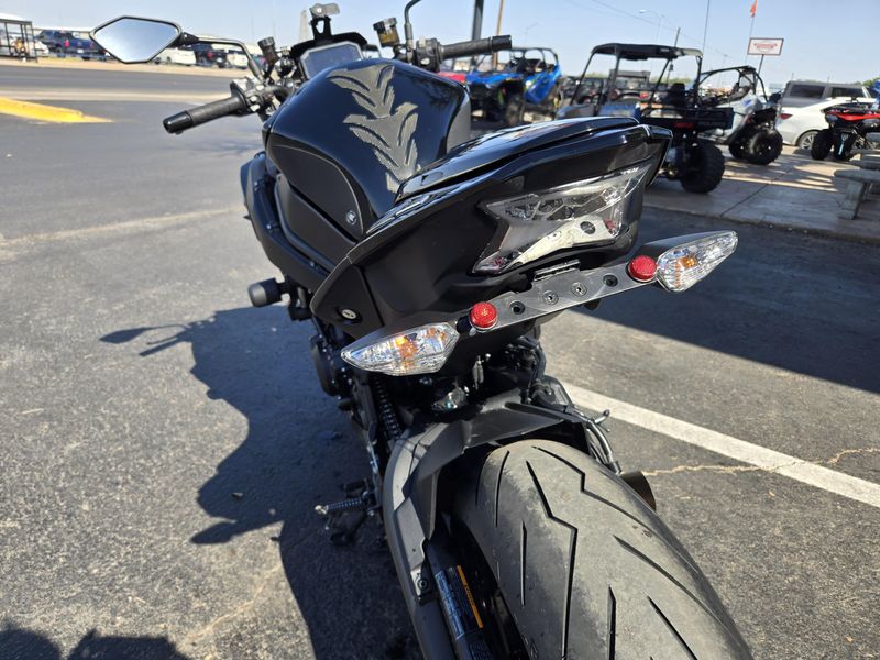 2021 Kawasaki Z H2 Base Image 10