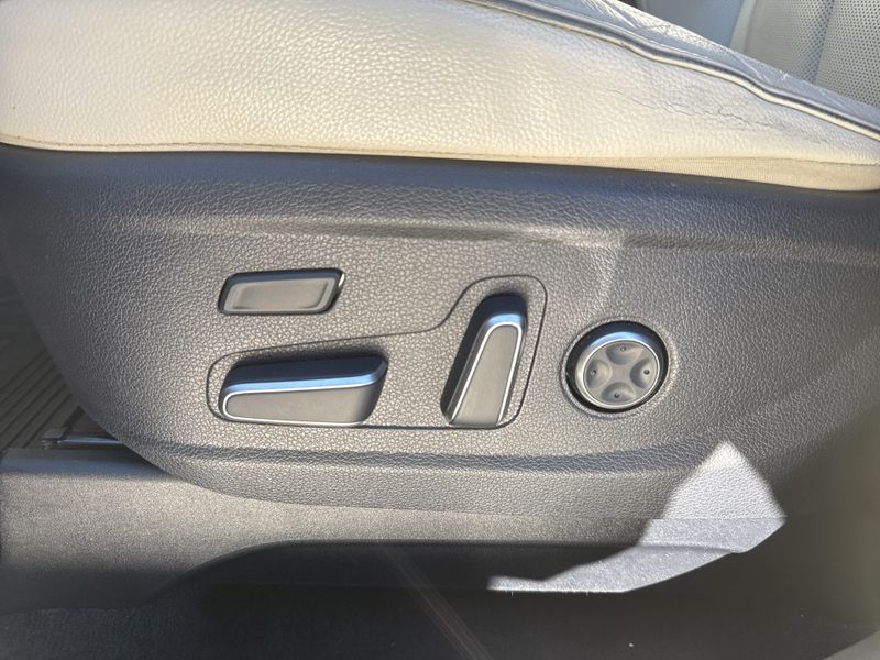 Used 2023 Hyundai Palisade LimitedImage 10