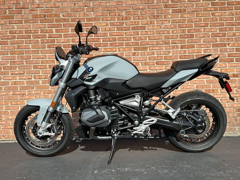 2023 BMW R 1250 R  Image 2