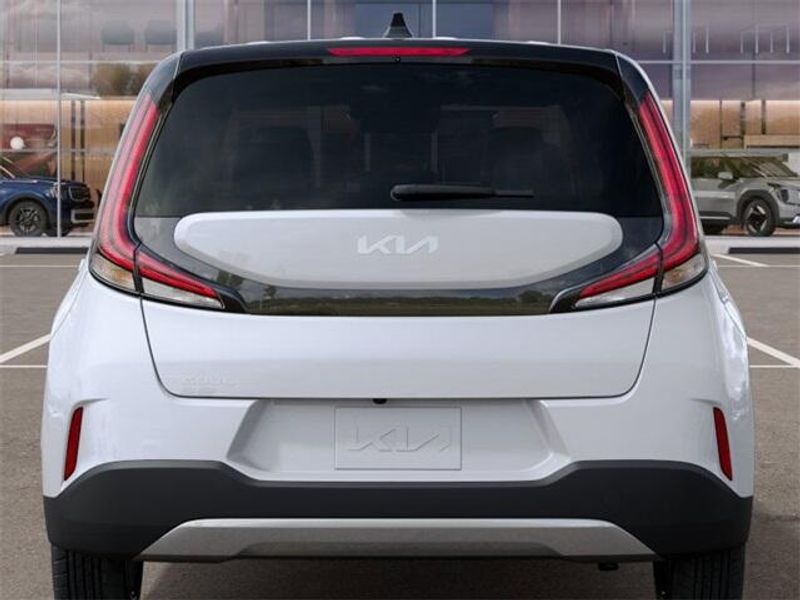 2025 Kia Soul LXImage 13