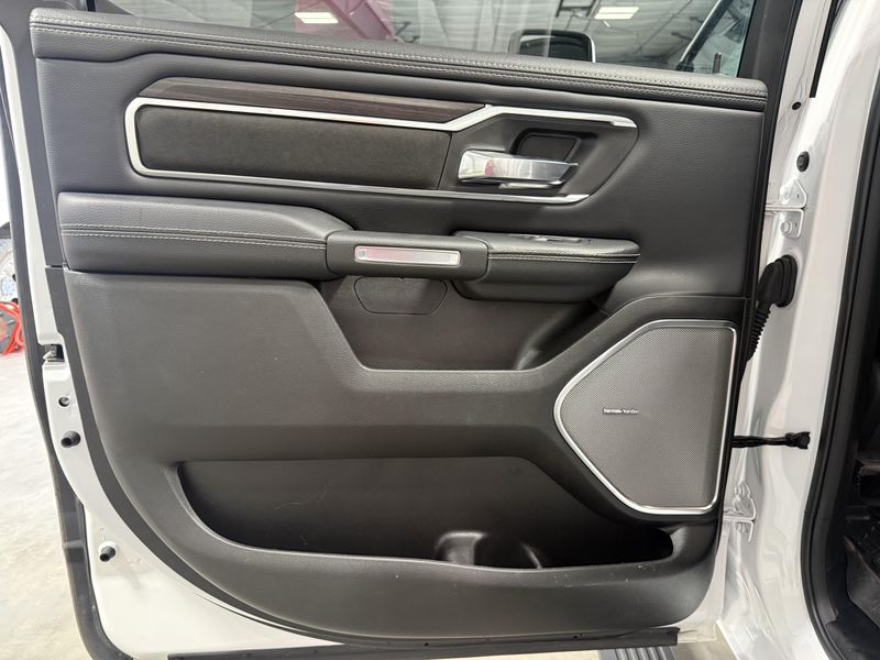 Used 2025 RAM 1500 LaramieImage 16