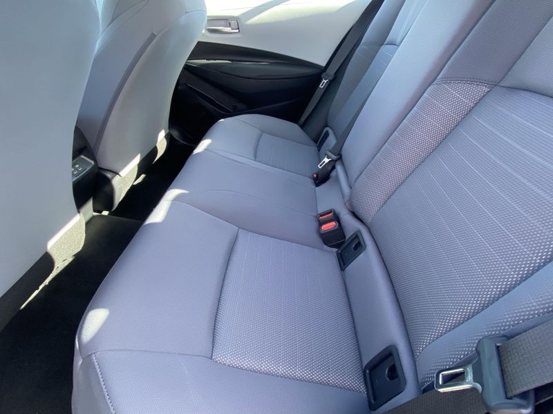 2025 Toyota Corolla SEImage 16