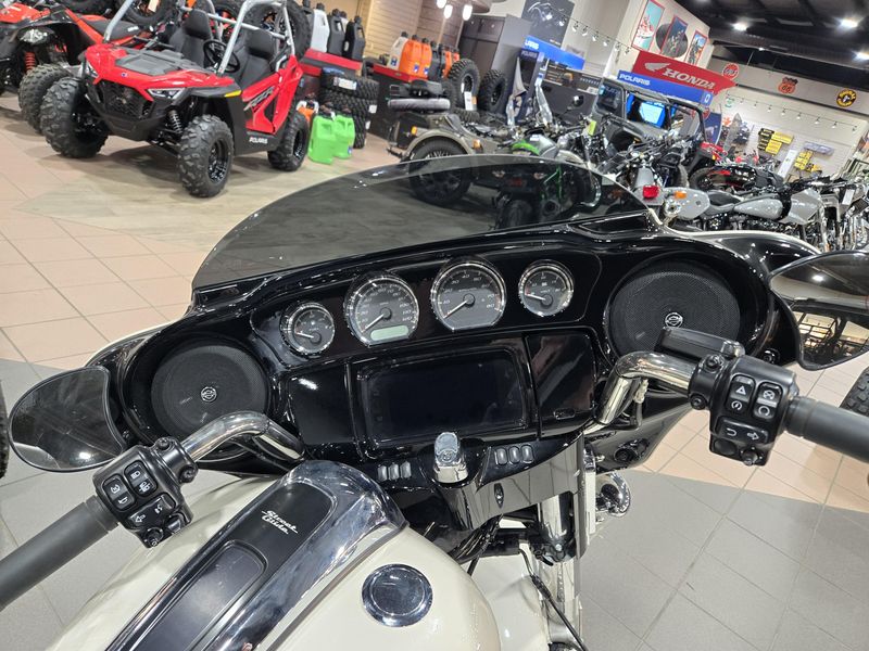 USED 2022 HARLEY STREET GLIDE SPECIAL Image 12