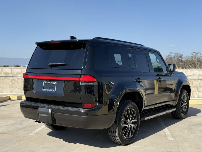 2025 Lexus GX Image 12