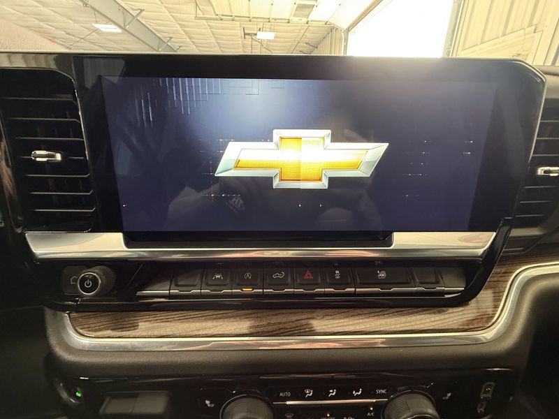 Used 2025 Chevrolet Silverado 1500 LTImage 24