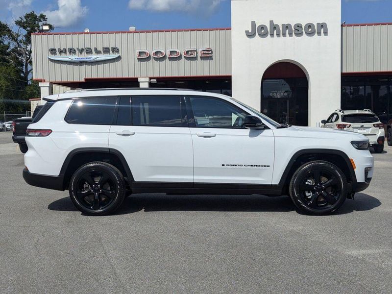 New 2024 Jeep Grand Cherokee L Limited 4x2Image 2