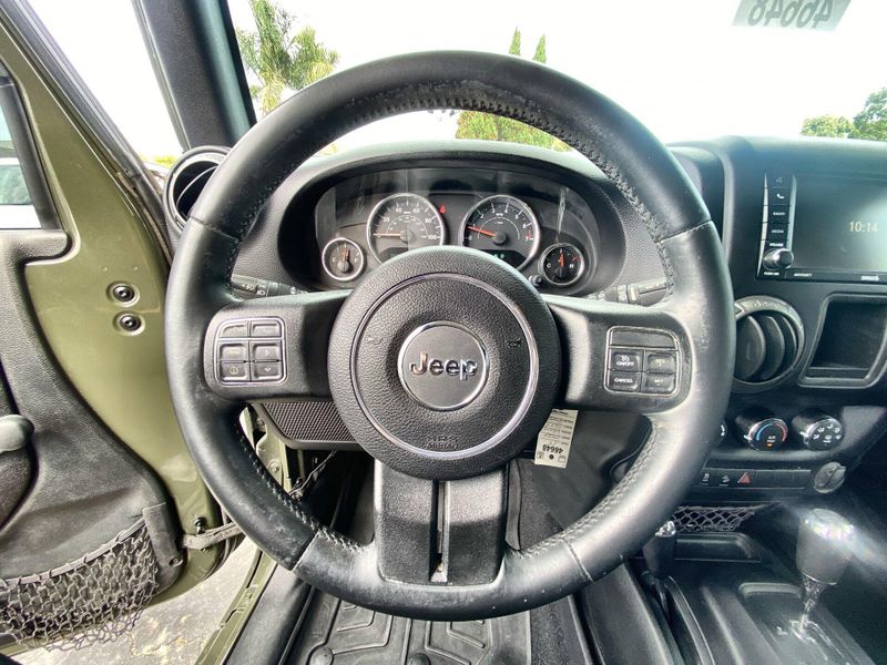 Used 2015 Jeep Wrangler Unlimited SportImage 13