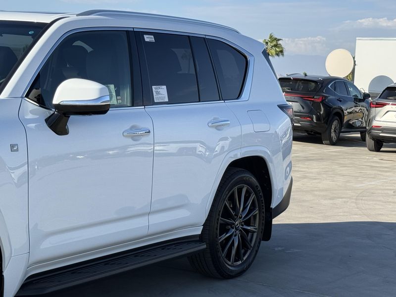 New 2026 Lexus LX 700h F SPORT HandlingImage 9