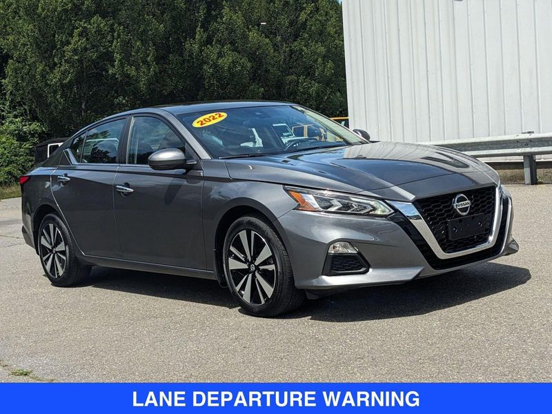 2022 Nissan Altima 2.5 SV photo 2
