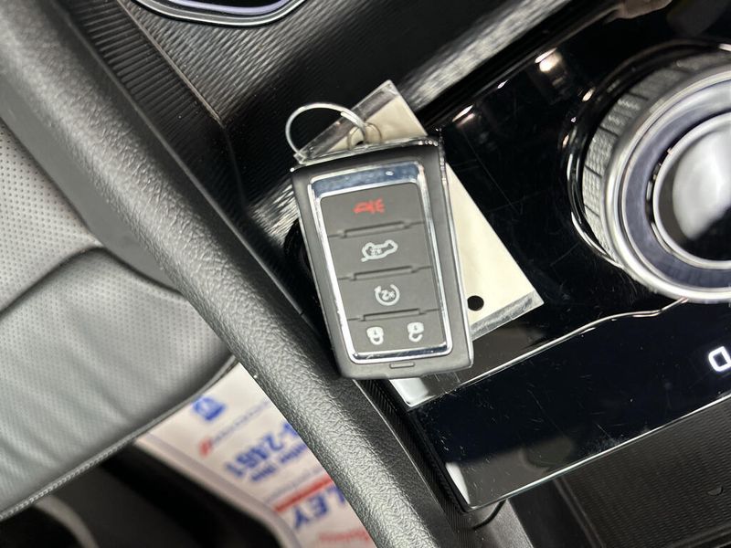 Used 2025 Jeep Grand Cherokee L LimitedImage 18
