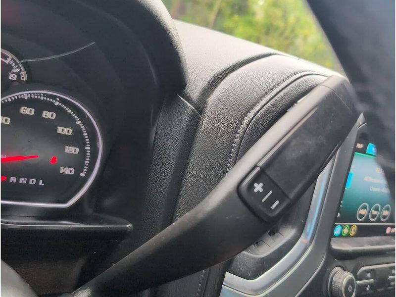 Used 2020 Chevrolet Silverado 1500 RSTImage 25