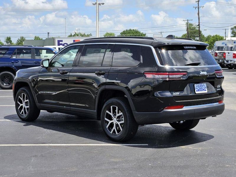 2025 Jeep Grand Cherokee L Limited 4x4Image 4