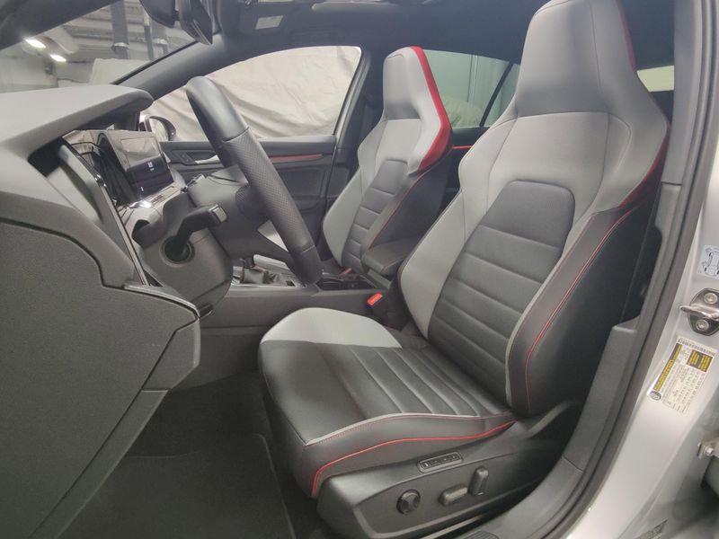 2022 Volkswagen Golf GTI SE w/Sunroof/Leather PkgImage 12