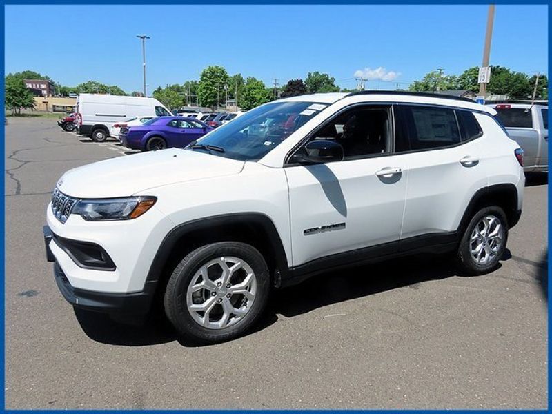 2024 Jeep Compass LatitudeImage 1