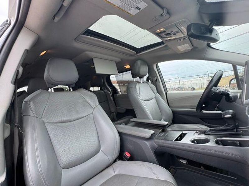 Used 2022 Toyota Sienna LimitedImage 14