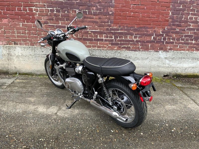 2026 Triumph BONNEVILLE T120