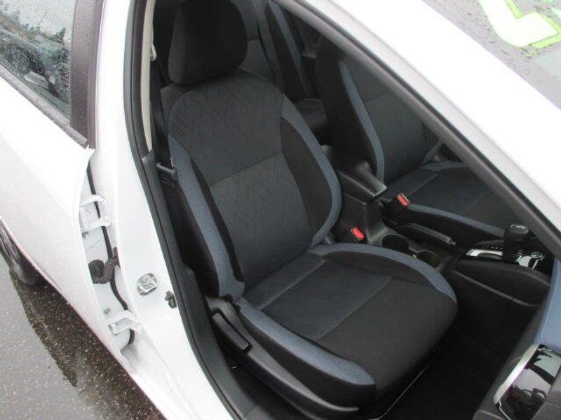 Used 2023 Nissan Versa SVImage 23