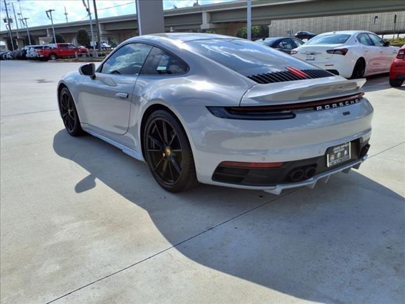 2021 Porsche 911 CarreraImage 18