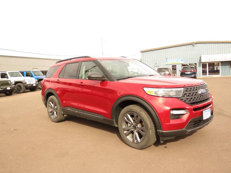 2021 Ford Explorer XLT AWD 4dr SUVImage 2